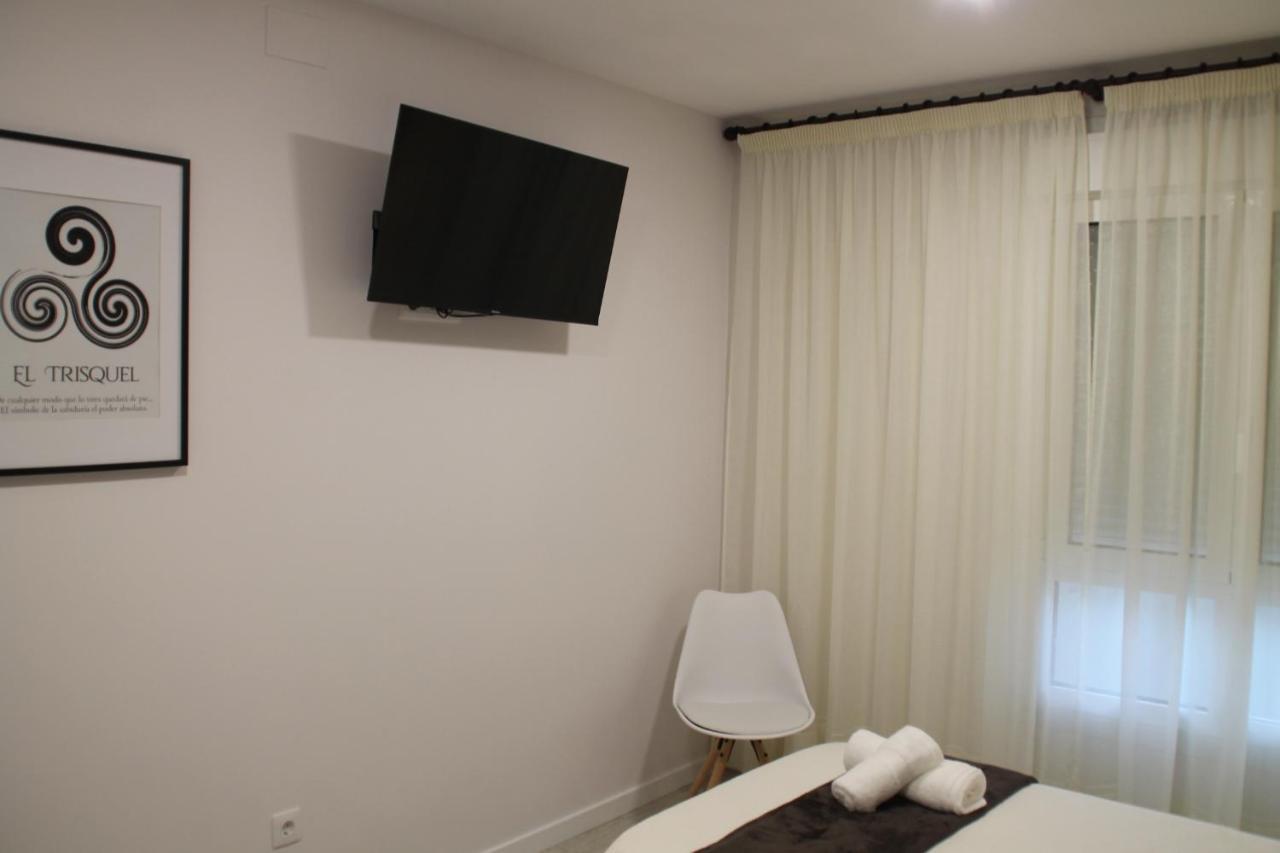 Baixo A Lua Rooming Pensión *