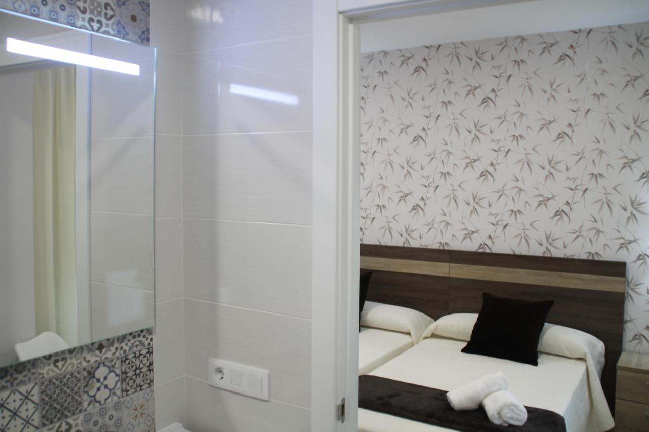Baixo A Lua Rooming *