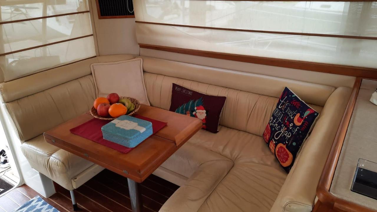 Yaku Wayra Charter Hotel en barco