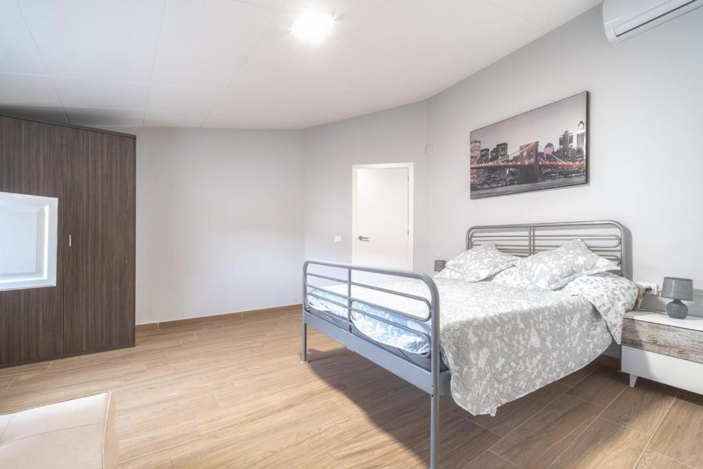 Newly Renovated Large With Garden *