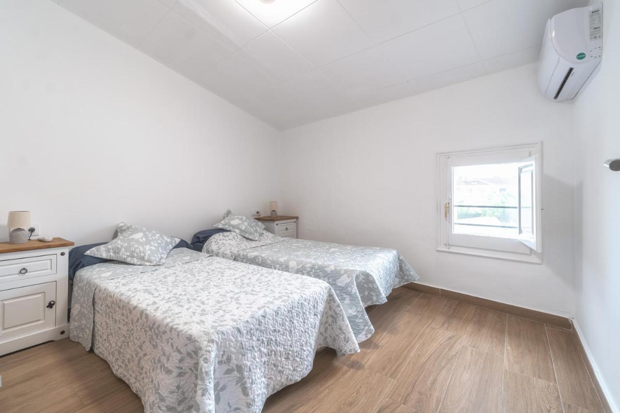 Newly Renovated Large With Garden Castellón de Ampurias