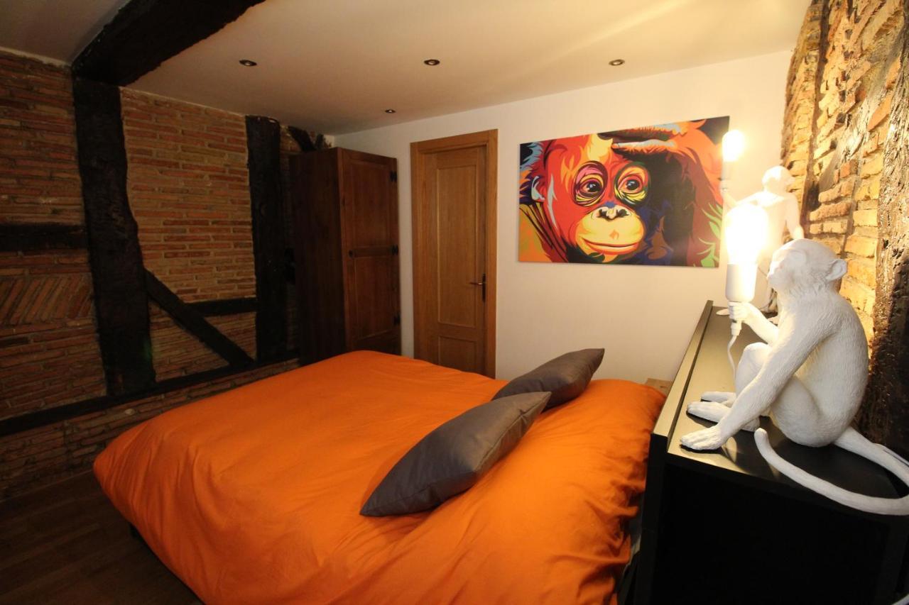 Apartment Monkeys House. *
