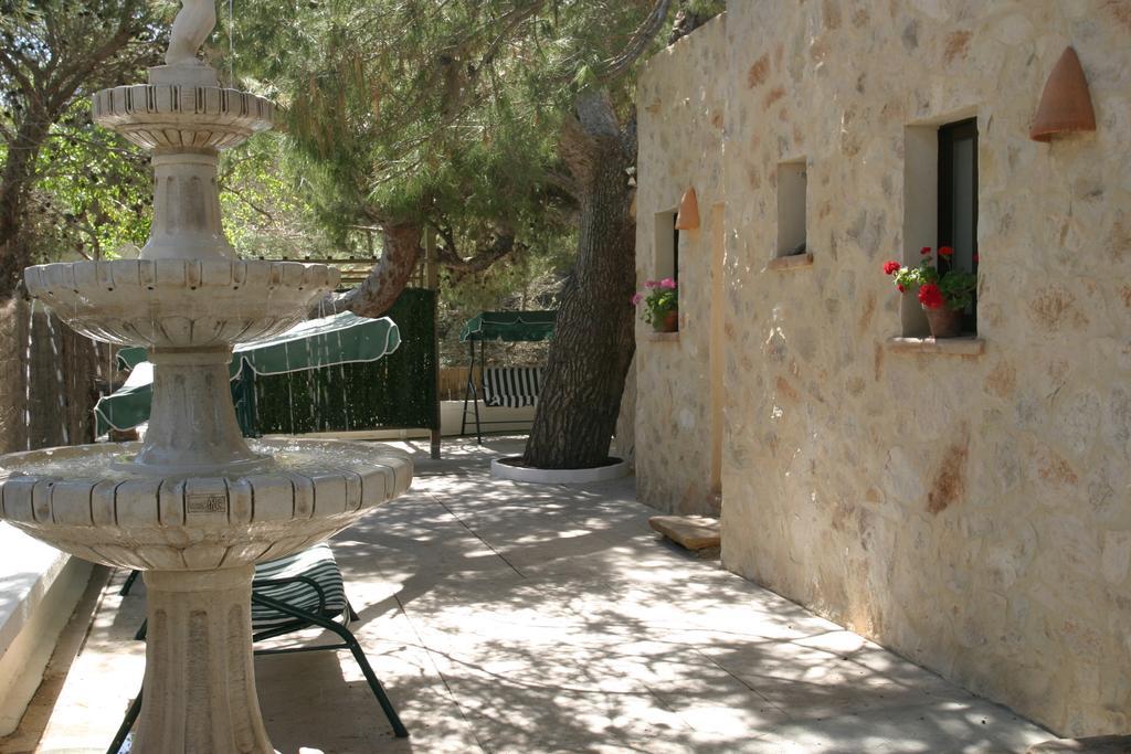 La Pergola Hostel Es Pujols