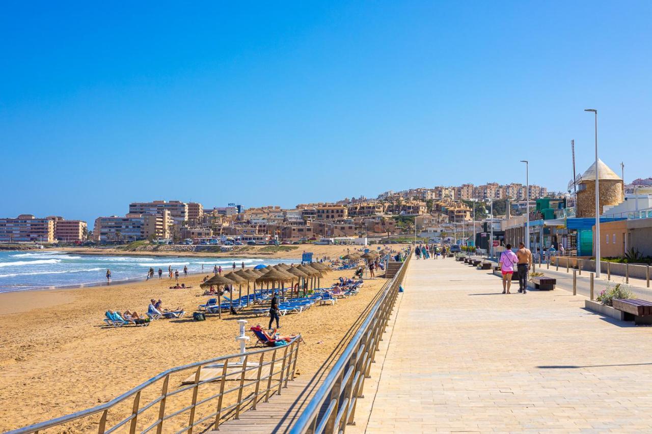 Con Vistas Al Mar Y Al Torrevieja