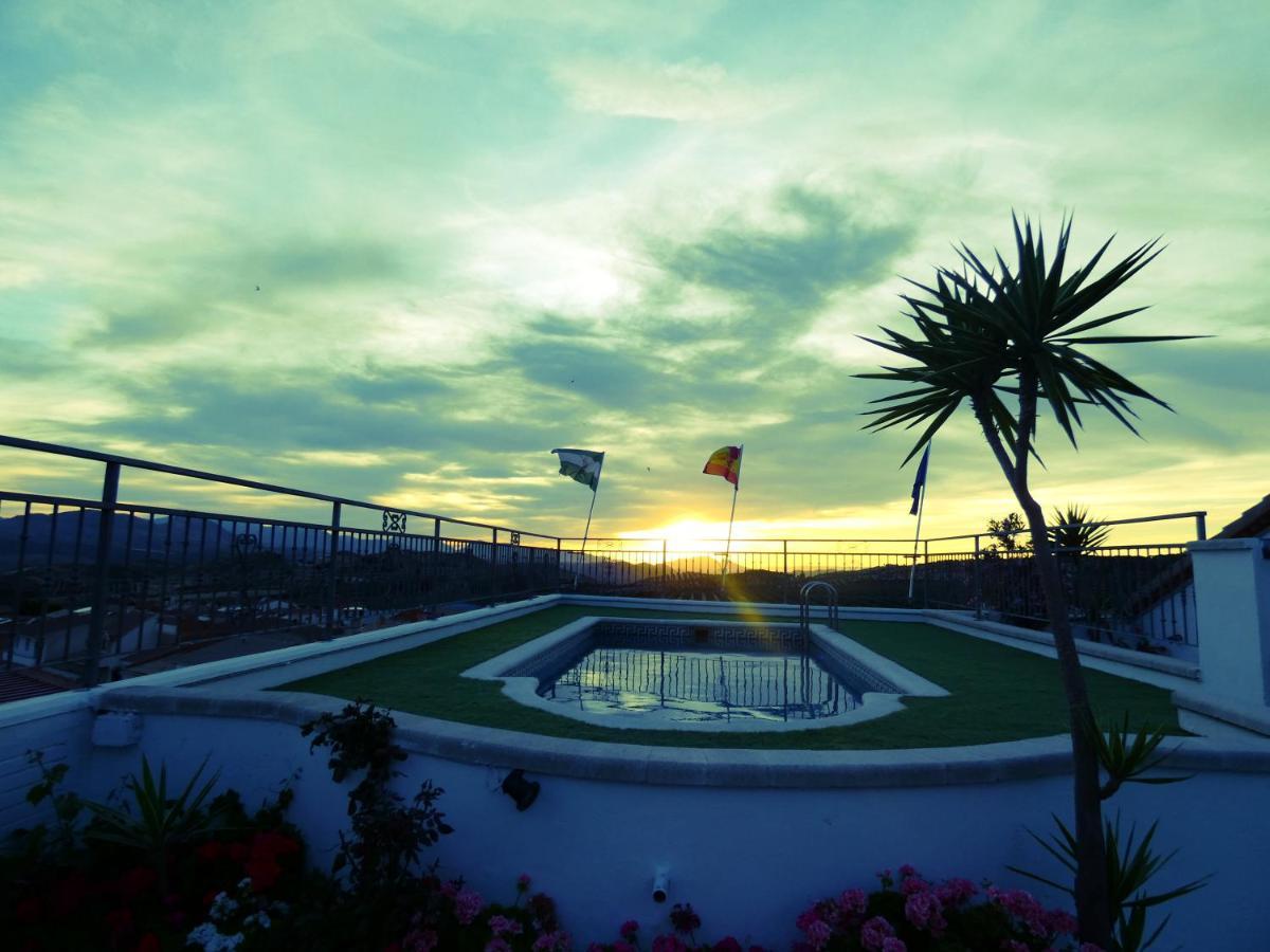 Sierra De Hotel