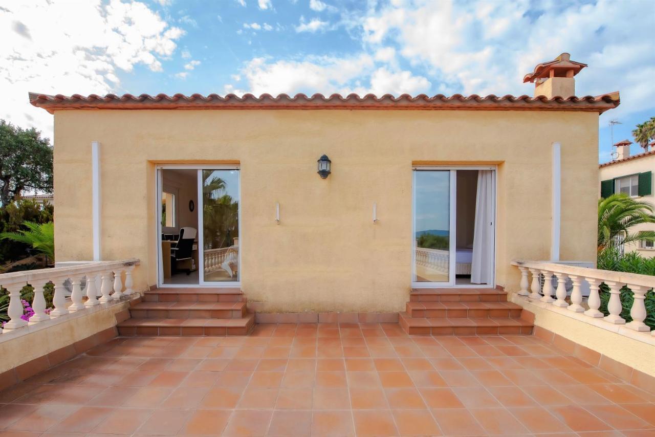 Villa Carrera *