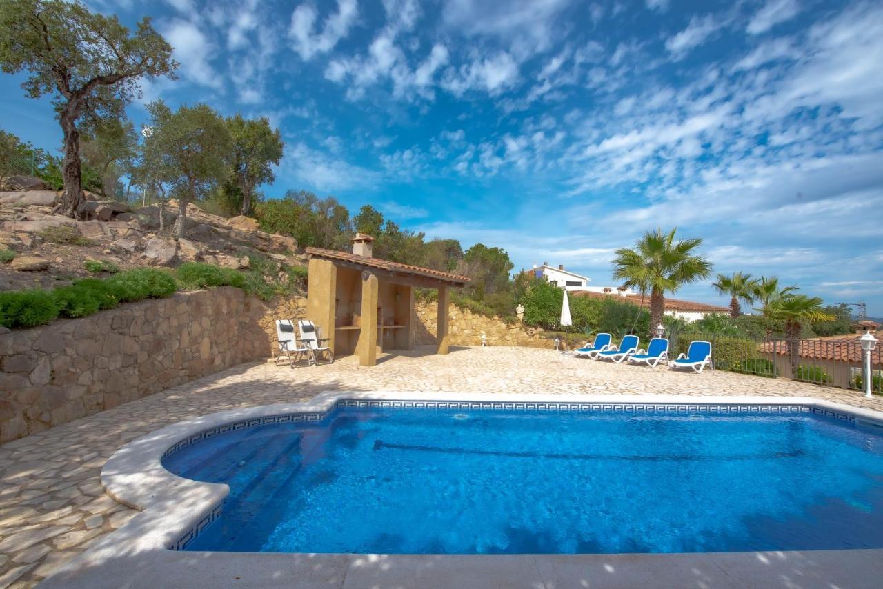 Villa Carrera *