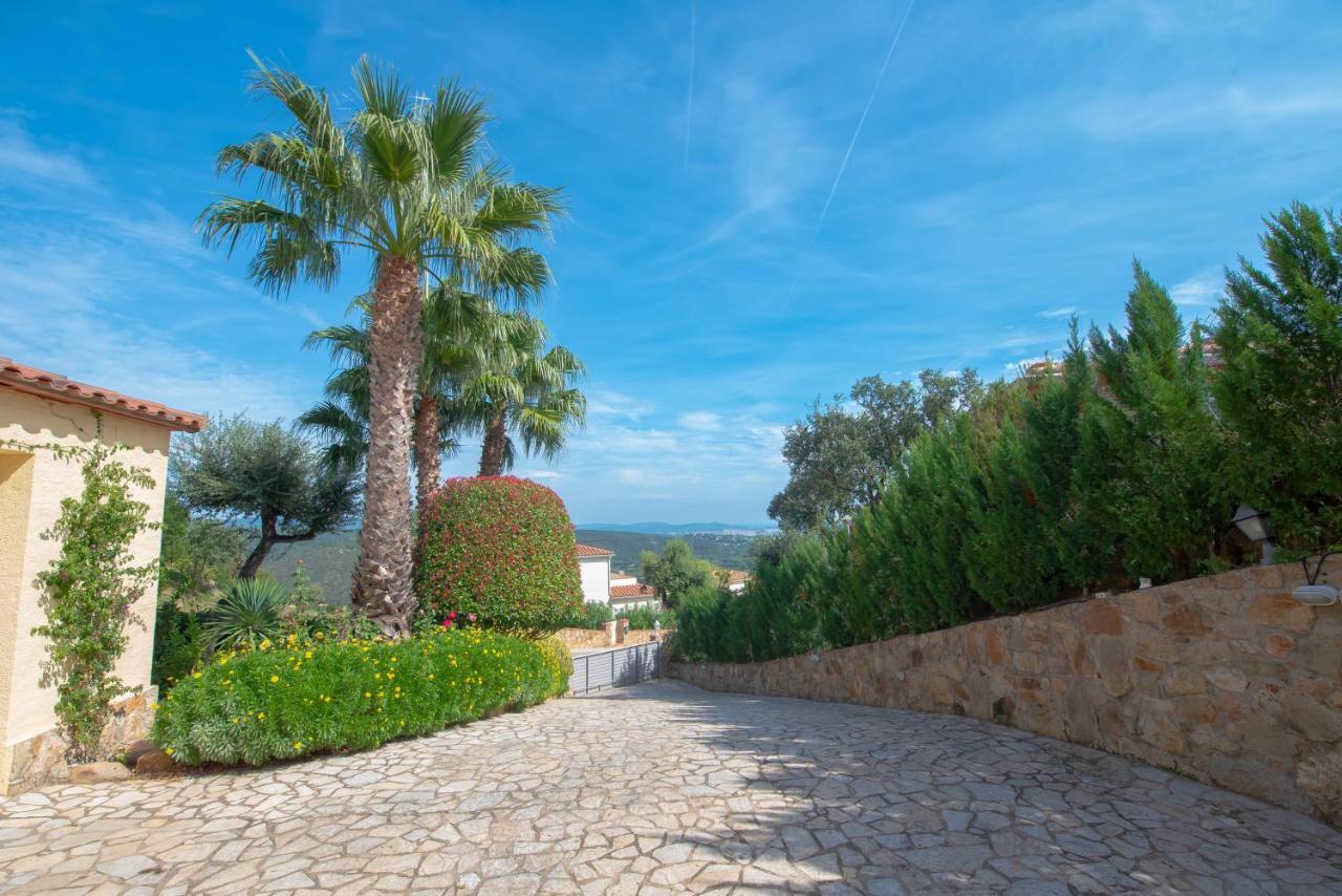 Villa Carrera *