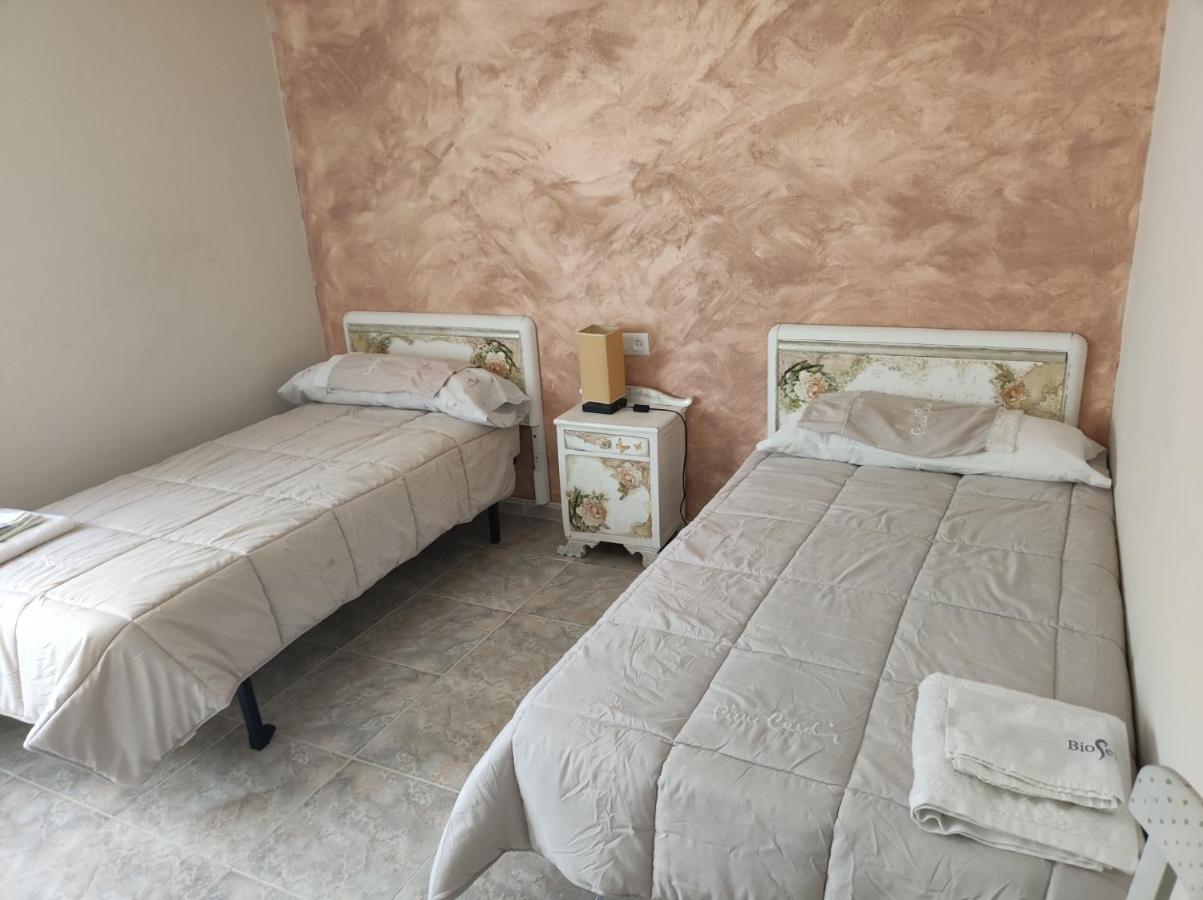 Entrecastanos Holiday home Rozas