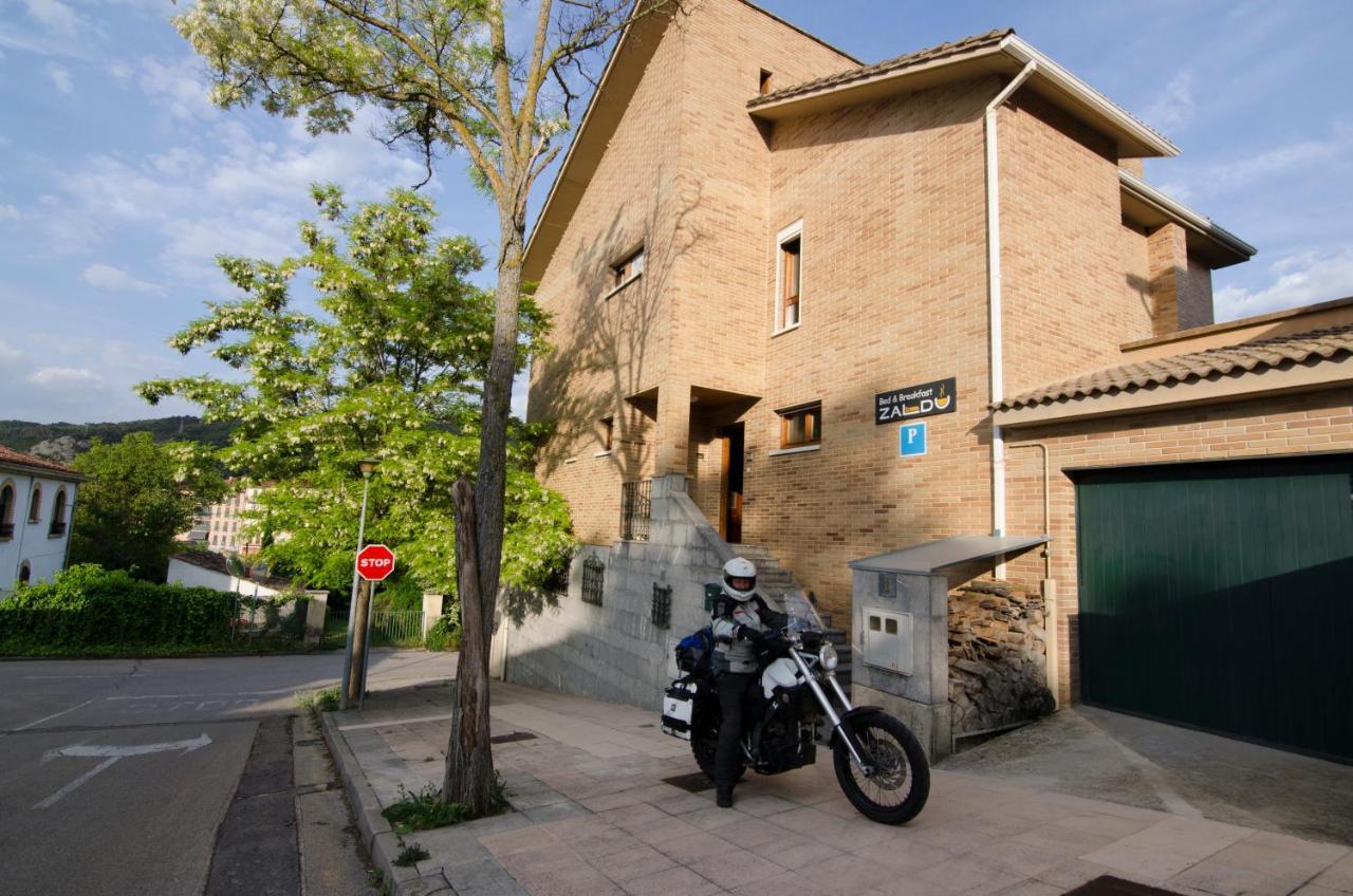 Zaldu Bed & Breakfast 3*