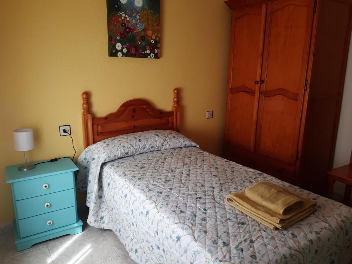 Casa El Reloj Apartment Mombeltran