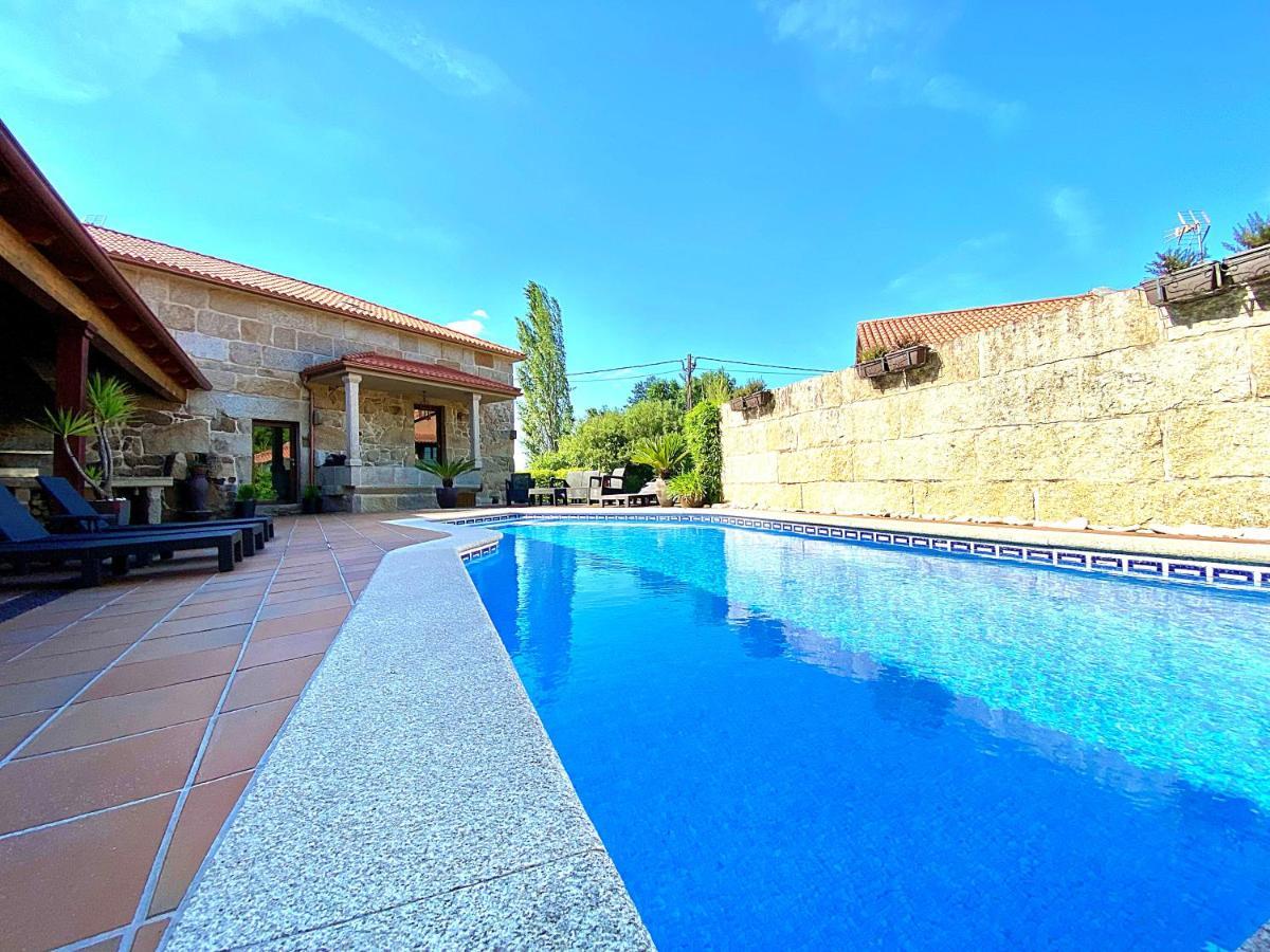 Nogueira - Casa Rústica Con Piscina Y Barbacoa * Meis