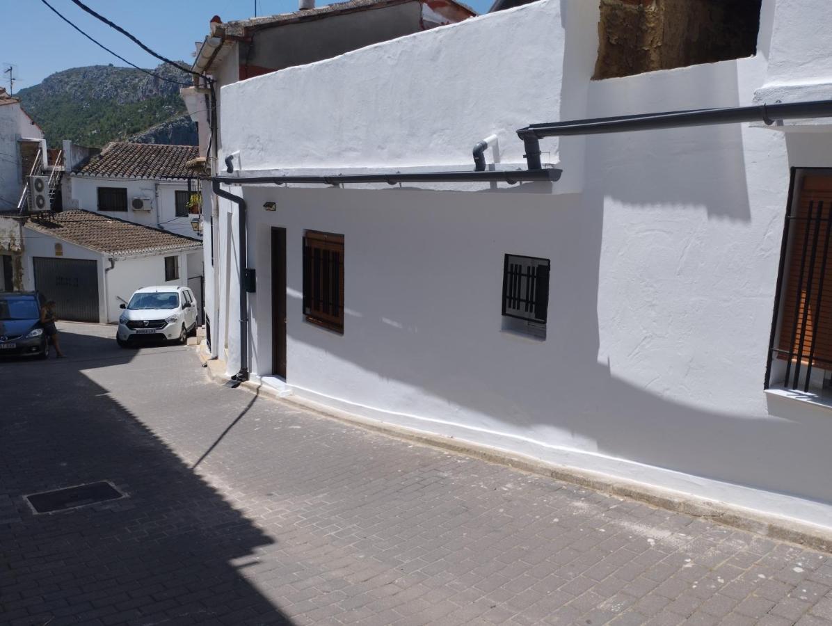 Muy Centrico La Plaza Apartment Chulilla