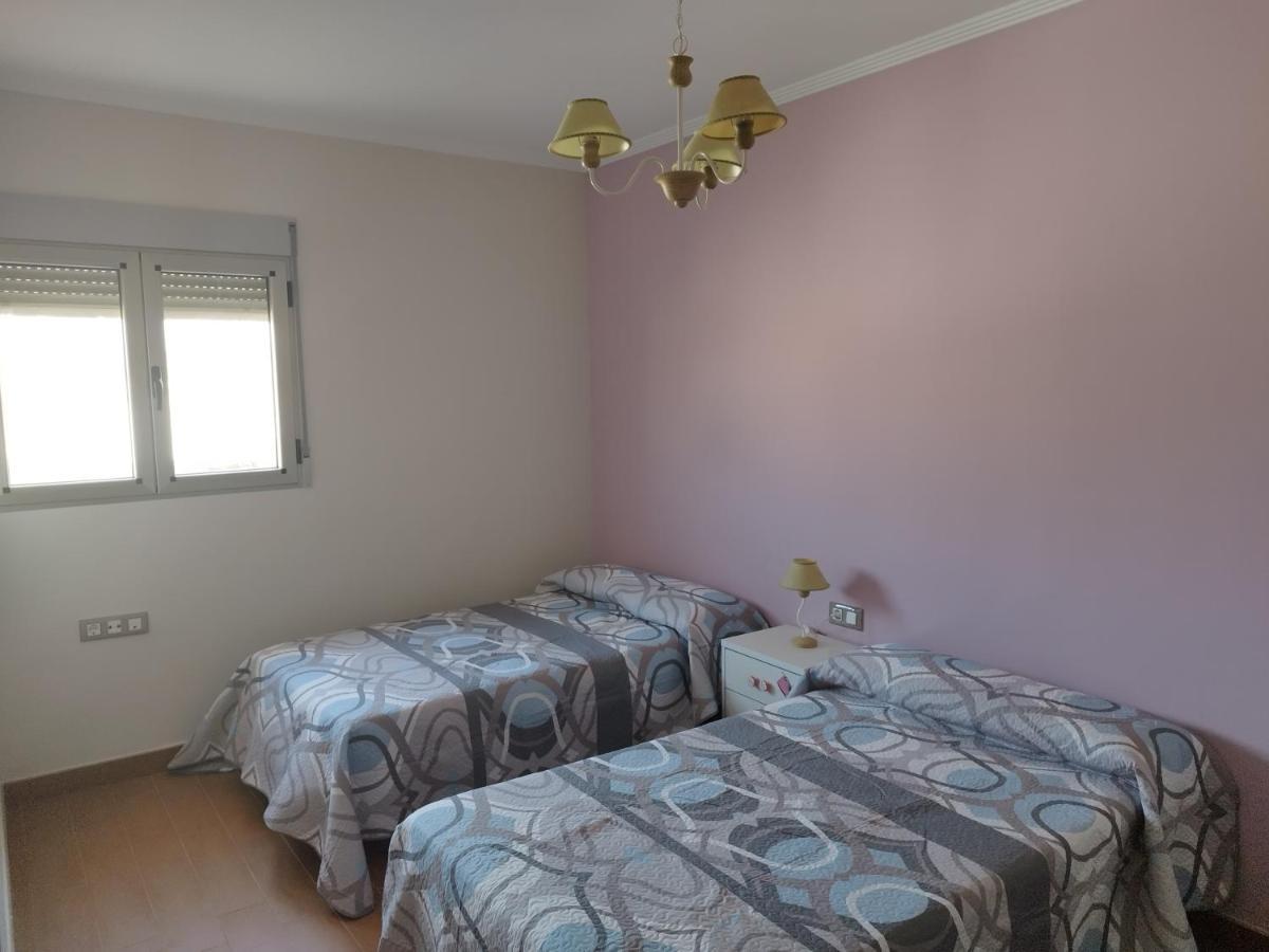 La Mancheguita: Family With Pool And Bbq In Madrigueras Holiday home