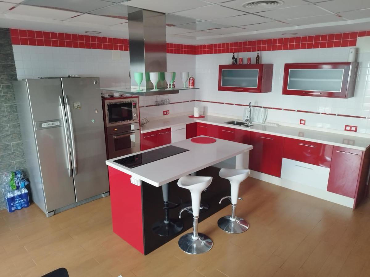 La Mancheguita: Family With Pool And Bbq In Madrigueras *