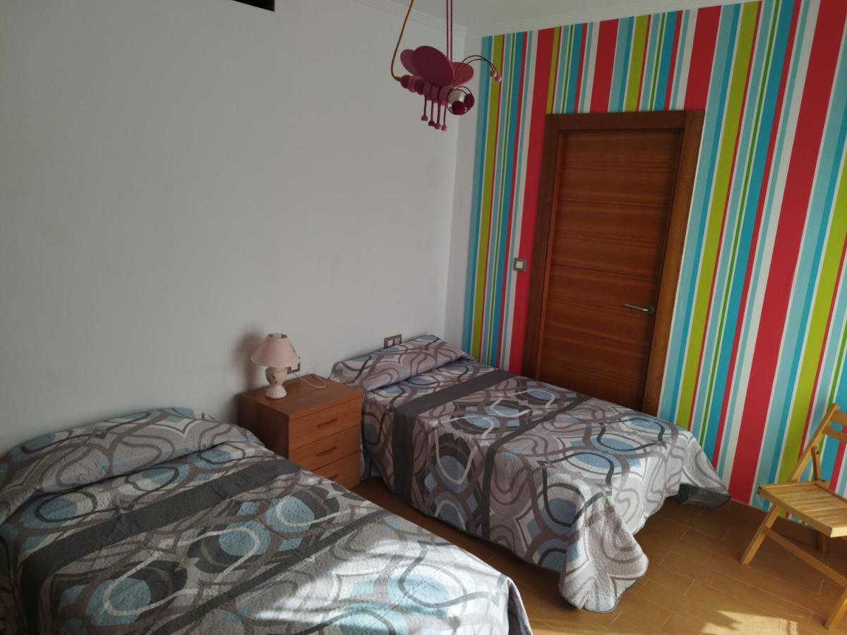 La Mancheguita: Family With Pool And Bbq In Madrigueras *