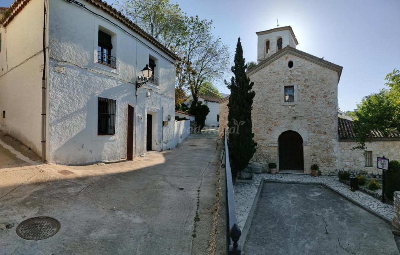 Casa Del Maestro Holiday home Olmeda de las Fuentes