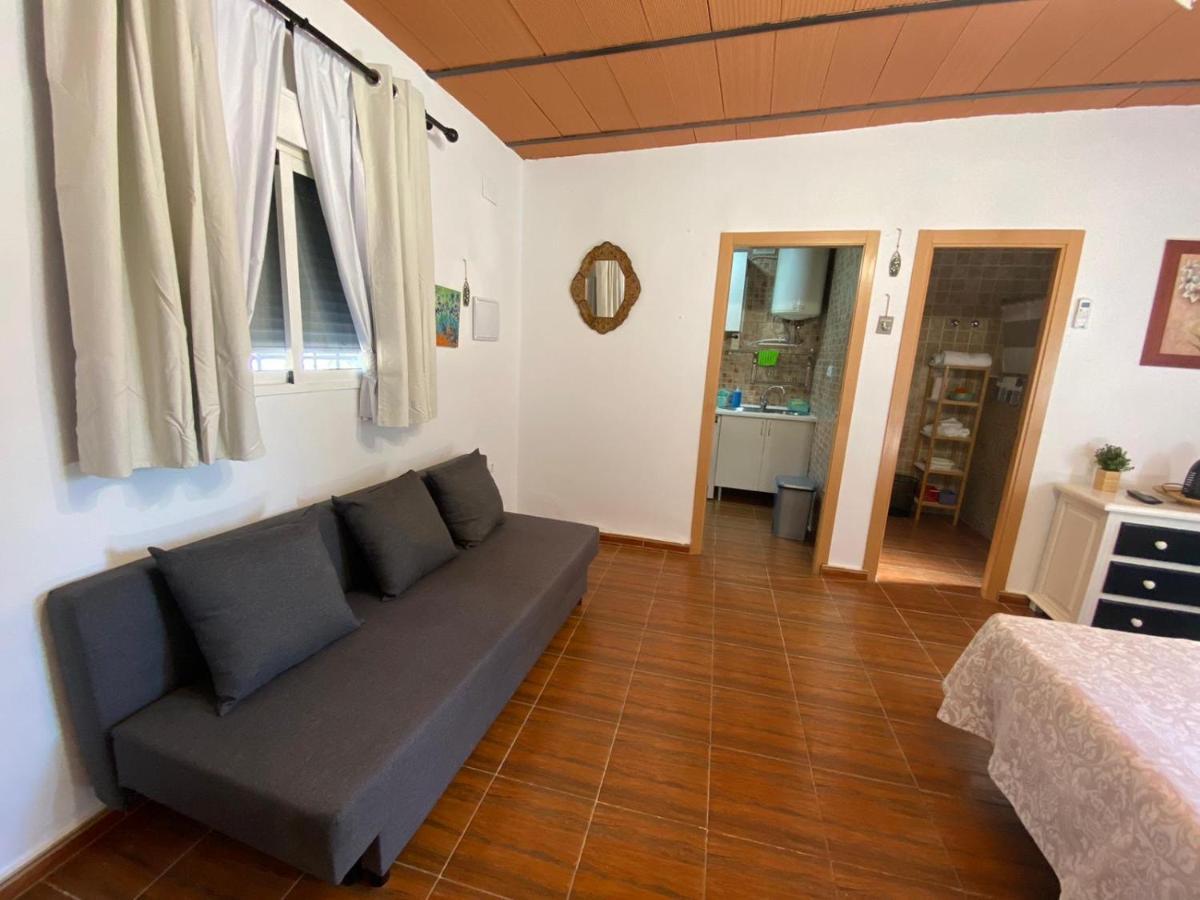 Apartment Estudio Con Cocina, Bano Y Piscina De Temporada Compartida, A 8km De Cordoba, En Plena Sierra, By Trassierrarooms *
