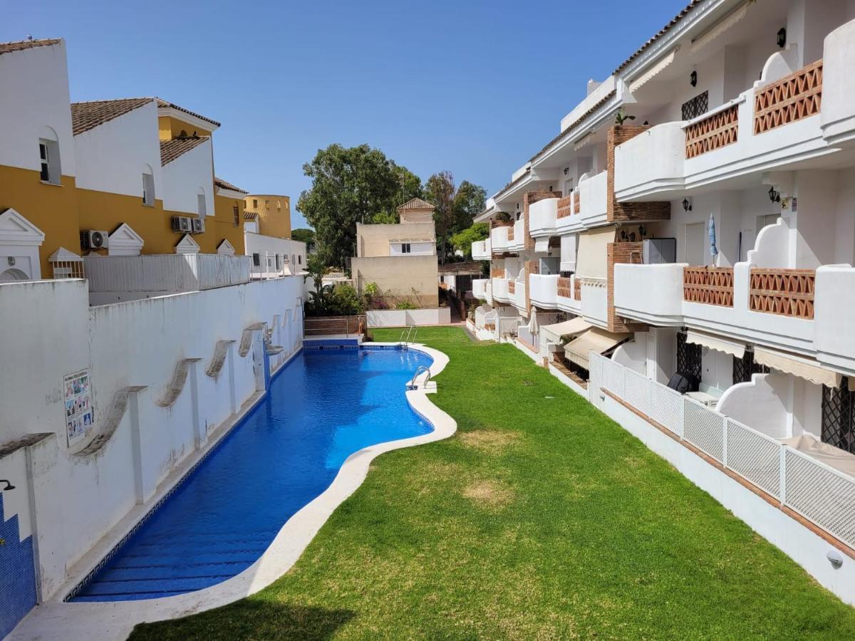 En Con Piscina Y Parking Junto Al Mar Apartamento Rota