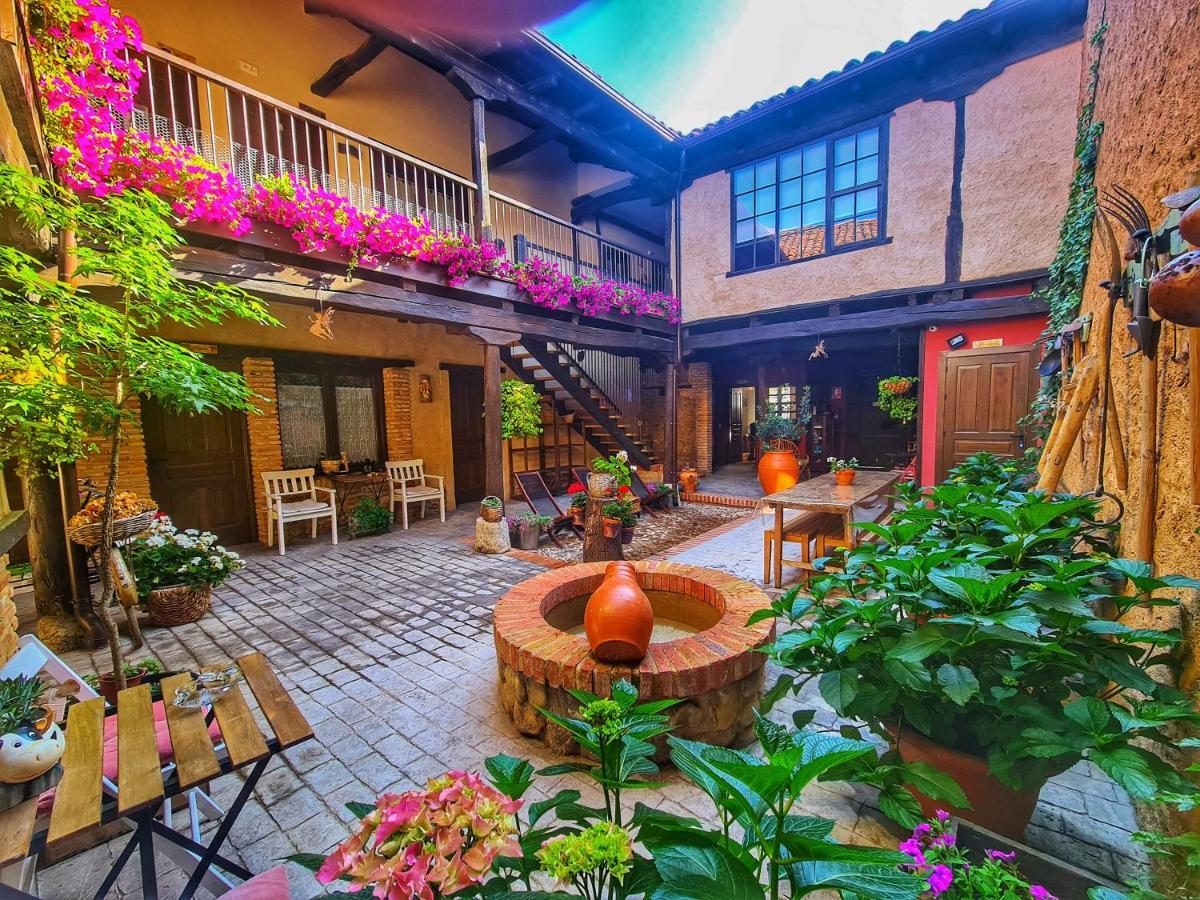 El Encanto Hostel *