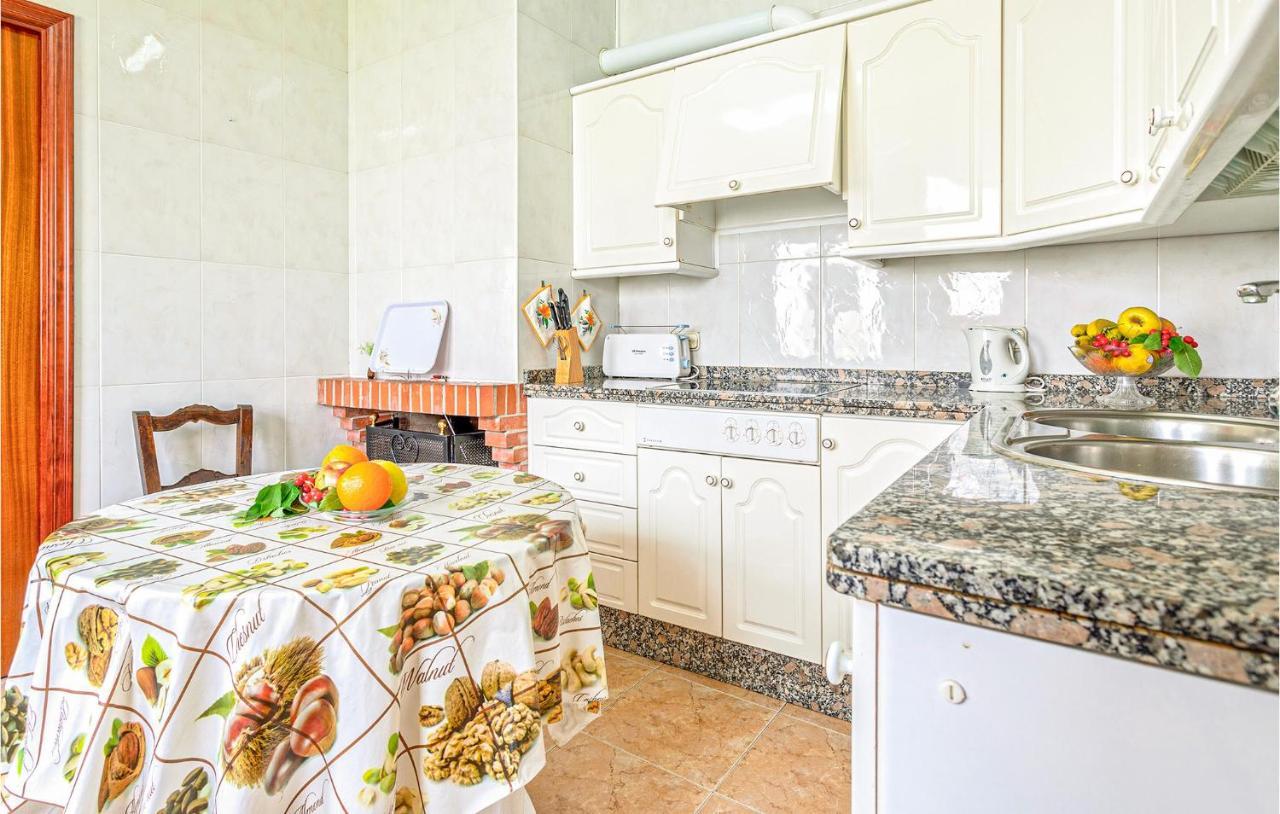 Сasa de vacaciones 4 Bedroom Awesome In *