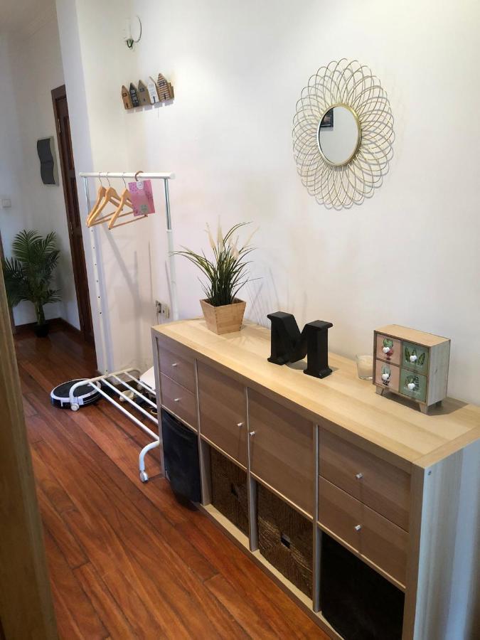 Apartamento Vivienda Amplia Y Luminosa A Escasos Metros De La Playa De Cangas. *