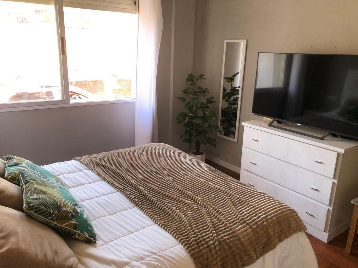 Vivienda Amplia Y Luminosa A Escasos Metros De La Playa De Cangas. Apartamento