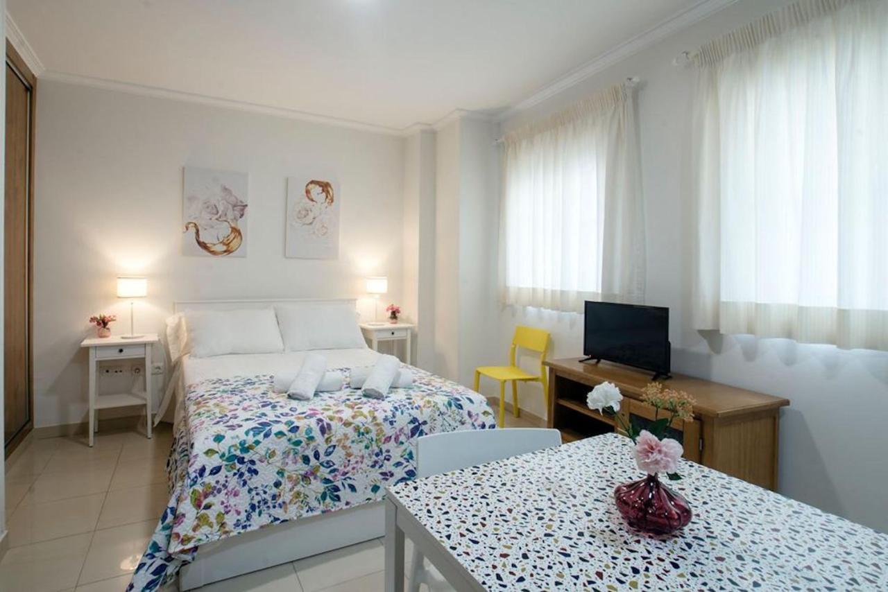 Holidays2torremolinos Bajondillo Super High Speed Wifi&50m Beach *
