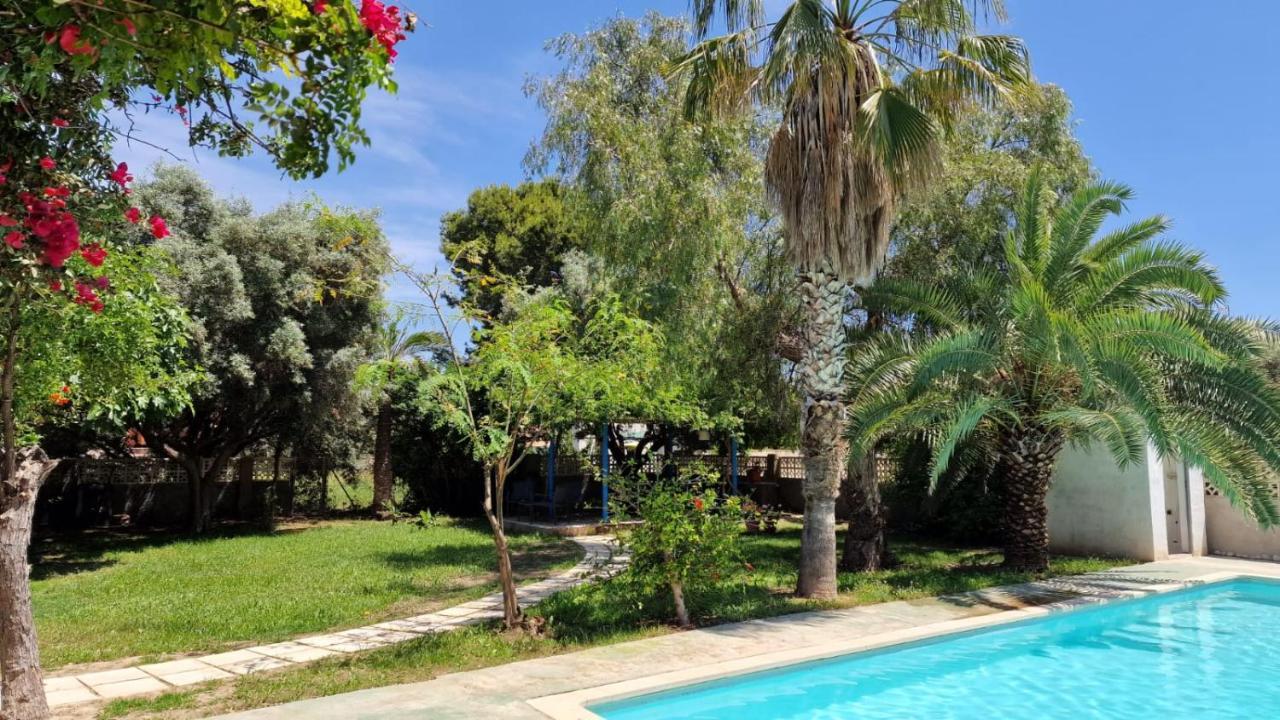 House With Exclusive Pool And Garden 7 Min Walk From The And The Center *