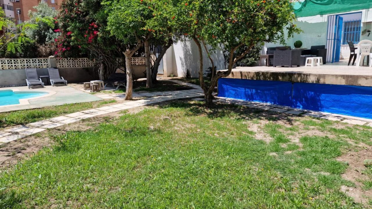 House With Exclusive Pool And Garden 7 Min Walk From The And The Center