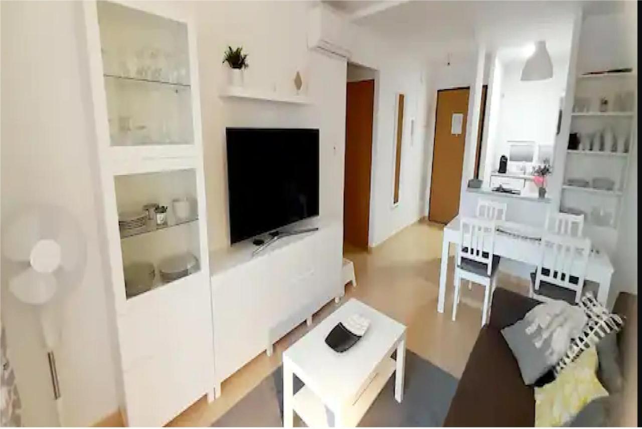 La Isla Condado De Alhama *