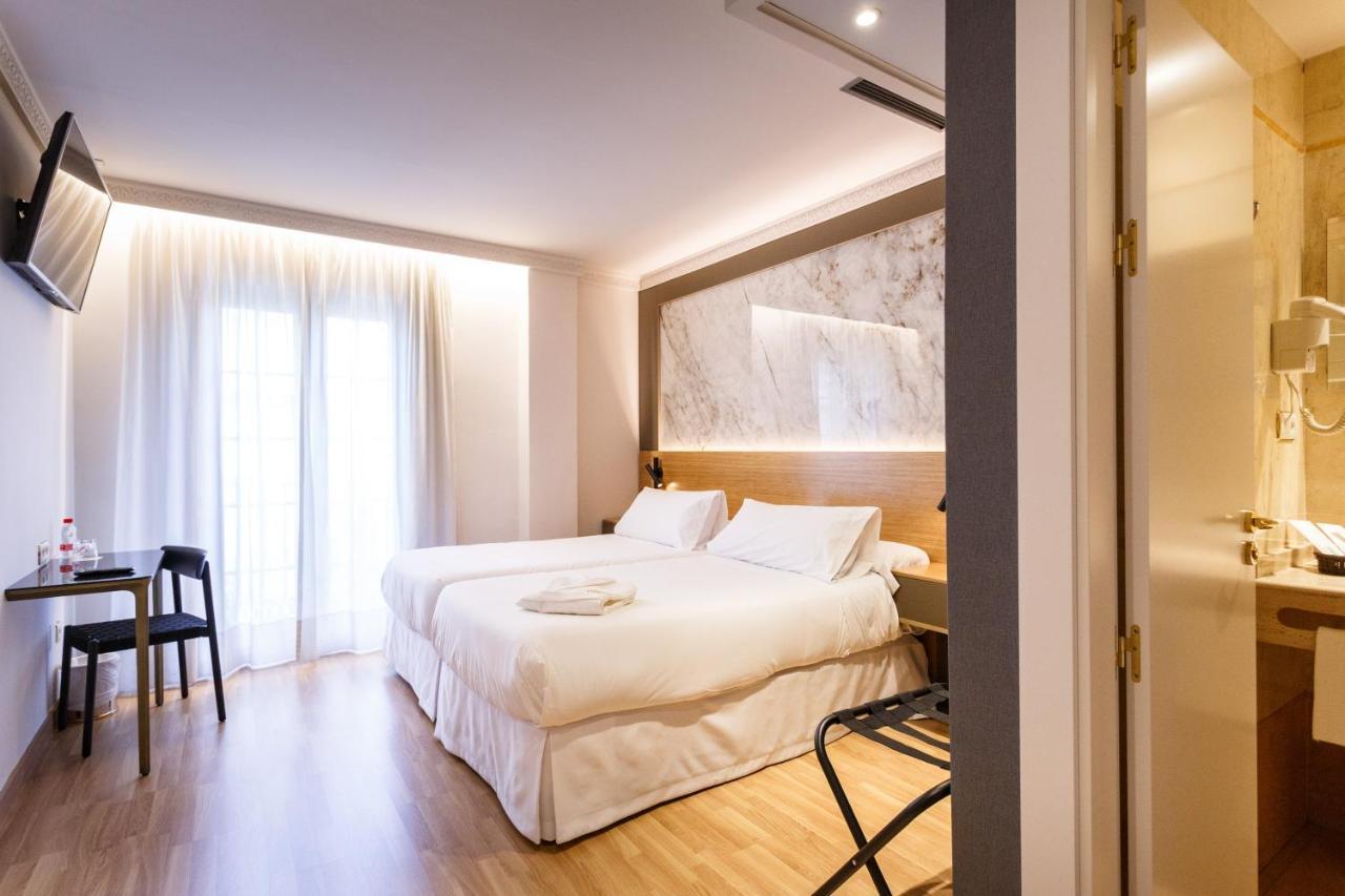 Dauro Premier Hotel 3*