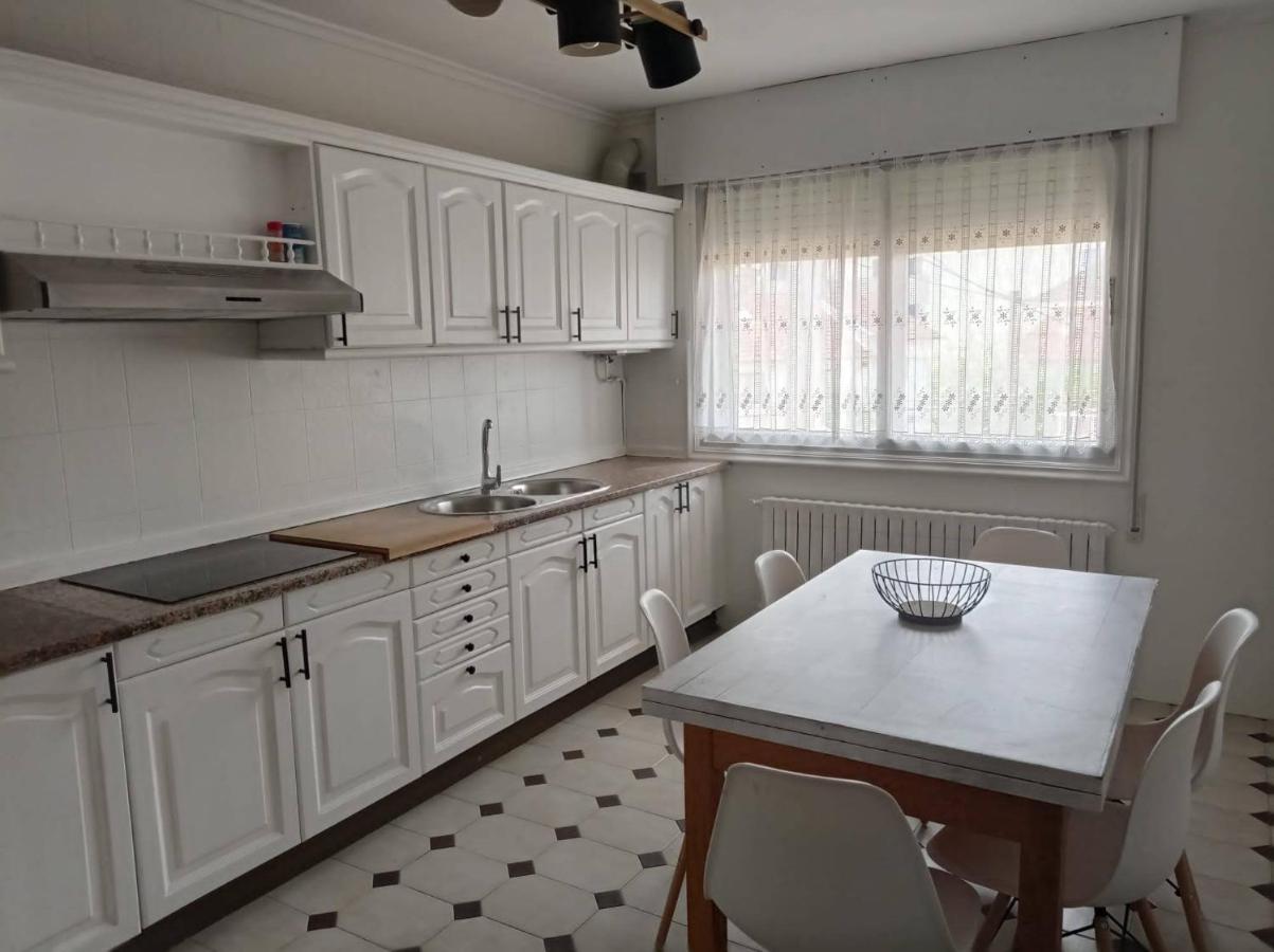 Vivienda Amplia Y Luminosa A Escasos Metros De La Playa De Cangas. Apartment Cangas do Morrazo