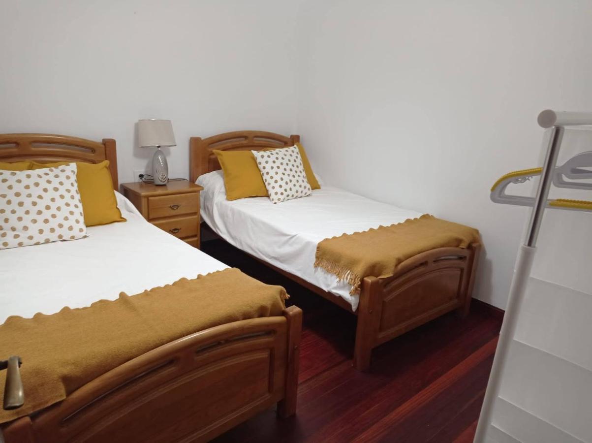 Apartment Vivienda Amplia Y Luminosa A Escasos Metros De La Playa De Cangas. *