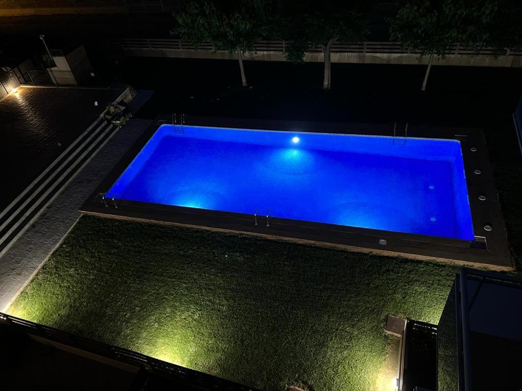 Apartment Atico Con Hidromasaje, Terraza Y Piscina En Ebrehogar Amposta
