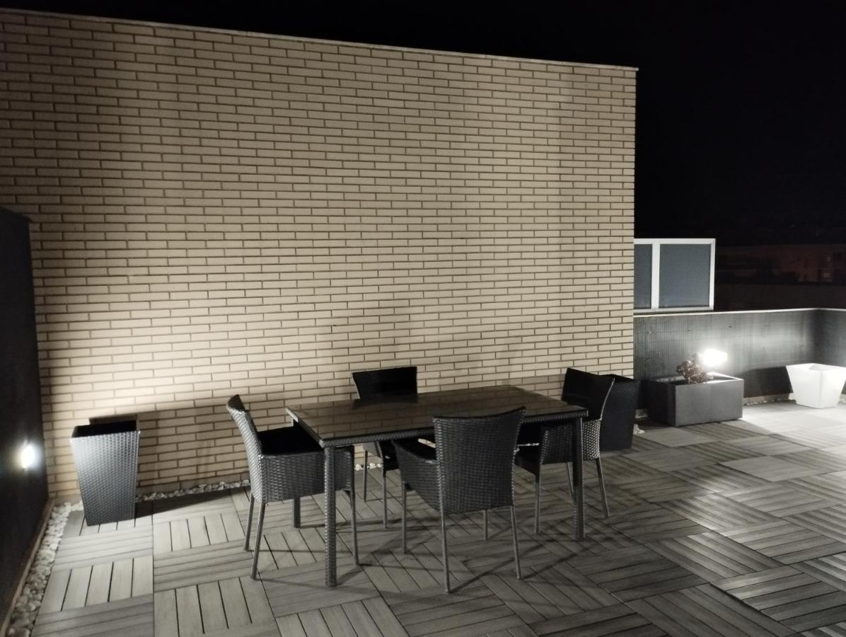 Atico Con Hidromasaje, Terraza Y Piscina En Ebrehogar * Amposta