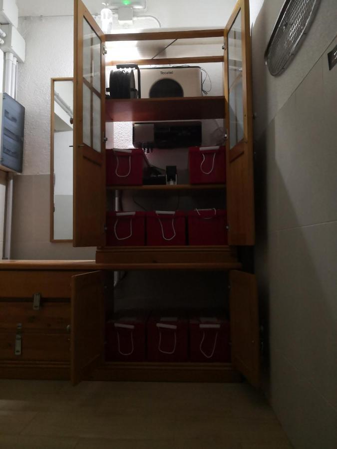 Apartment One Flat At The Near House 