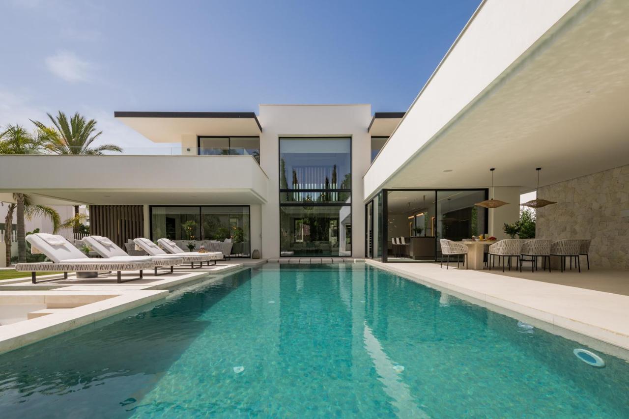 Villa Vacation I Sirius, Golf Valley, Private Heated Pool, Sauna, Billiard, Cinema, Awarded Marbella