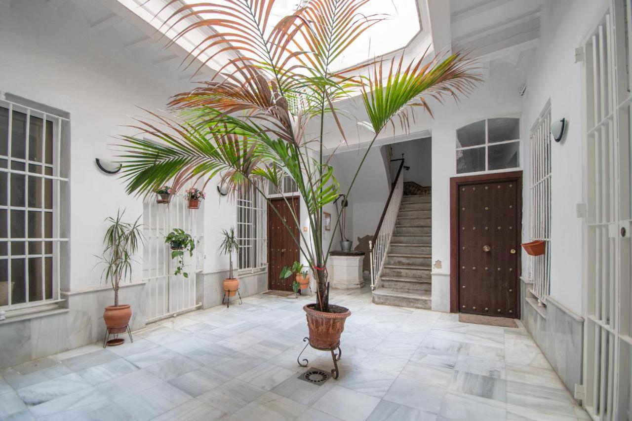 Ooh La La Apartment