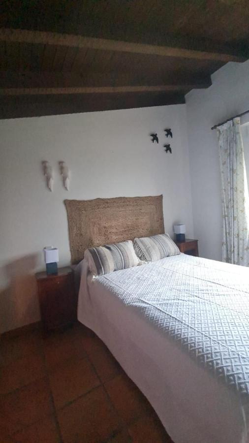 En Con Piscina Y Un Maravilloso Jardin Holiday home Candeleda