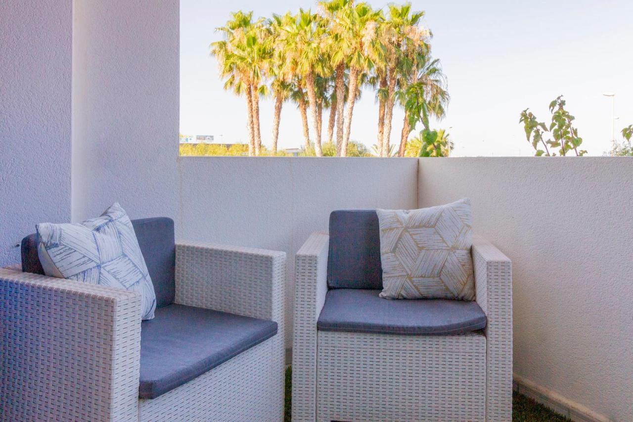 Pink Calm-vistas Al Mar Y Piscina.free Parking *
