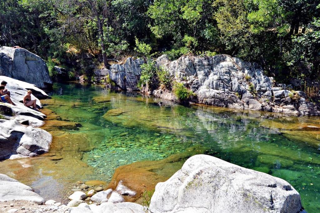 En Con Piscina Y Un Maravilloso Jardin * Candeleda