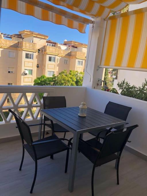 Encantador Residencial Con Piscina