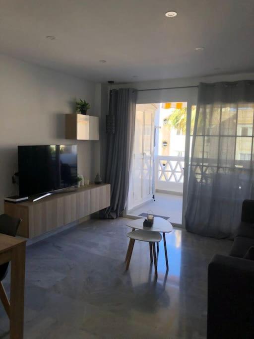 Encantador Residencial Con Piscina Apartment