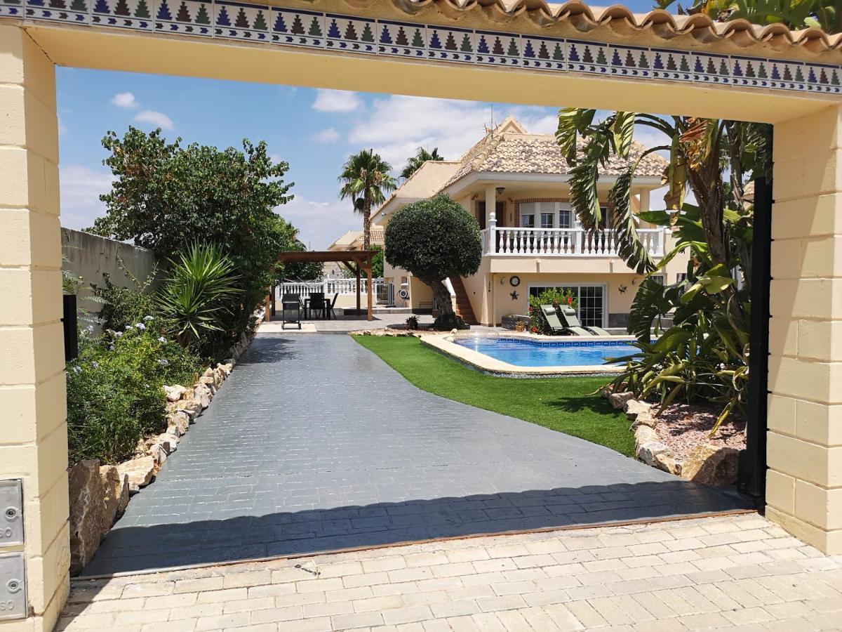 Serene Mountain Views Spacious Garden And Sole Use Of The 10x5m Pool Villa
