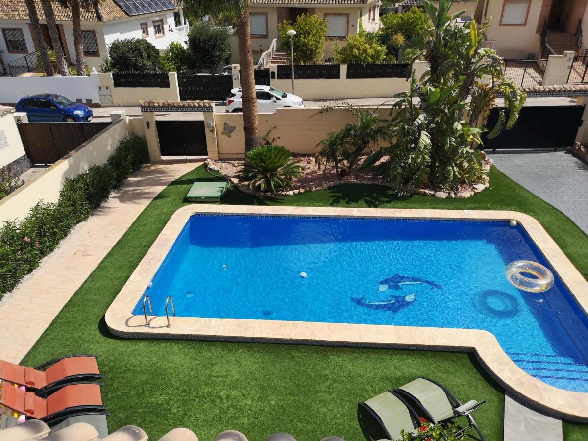Villa Serene Mountain Views Spacious Garden And Sole Use Of The 10x5m Pool *