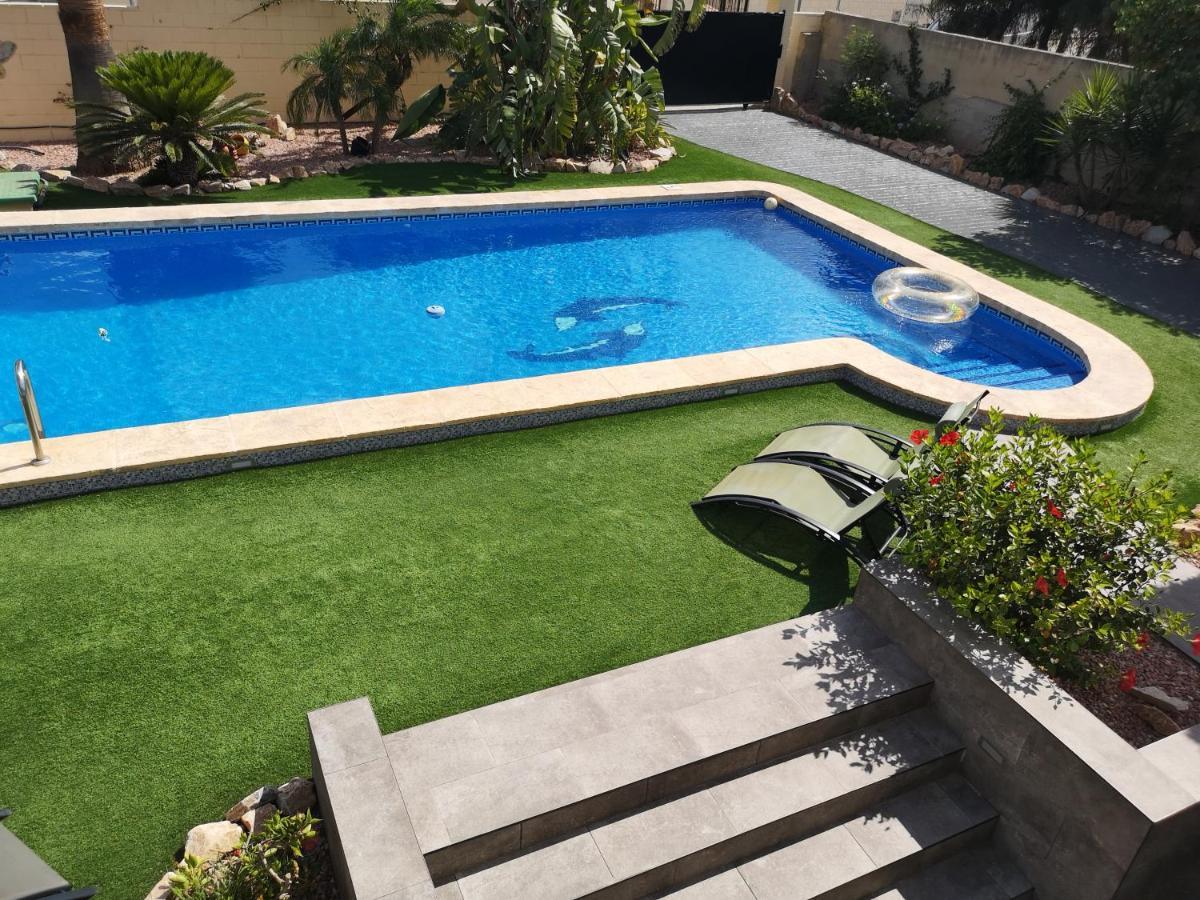 Villa Serene Mountain Views Spacious Garden And Sole Use Of The 10x5m Pool