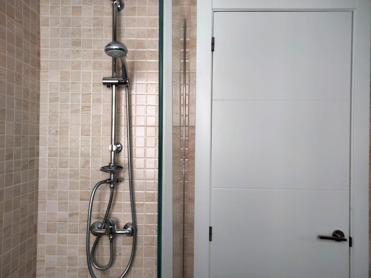 Apartamento Apto. Escolano, Playa De La Cachucha. Wifi, A/c