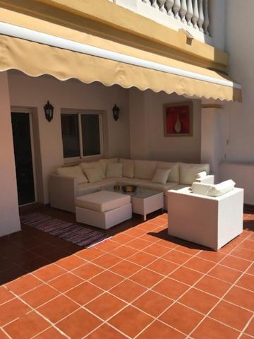 Apartment Hacienda Nagueles 1, 2 Bed 2 Bath, Large Terrace 400m From *