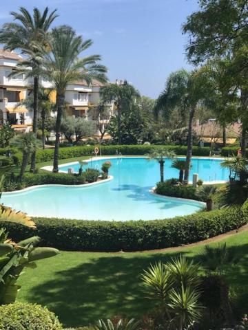 Hacienda Nagueles 1, 2 Bed 2 Bath, Large Terrace 400m From Apartment